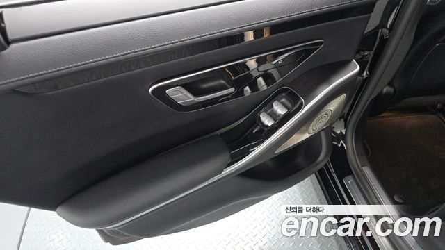 Mercedes-Benz S-Class 2023 — photo 14