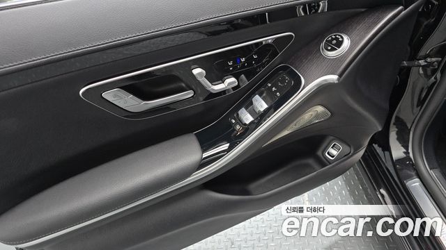 Mercedes-Benz S-Class 2023 — photo 15