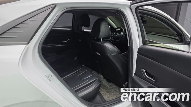 Hyundai AVANTE 2021 — photo 12