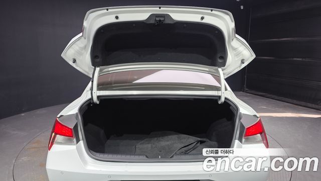 Hyundai AVANTE 2021 — photo 20
