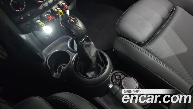 Mini Cooper 2019 — photo 12