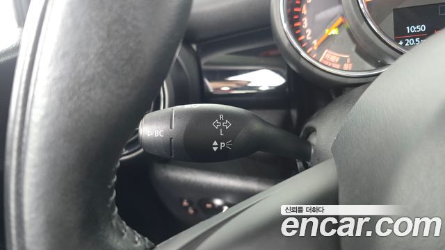 Mini Cooper 2019 — photo 24