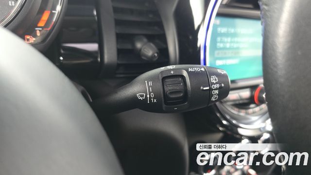 Mini Cooper 2019 — photo 25