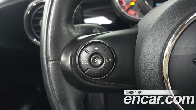 Mini Cooper 2019 — photo 30