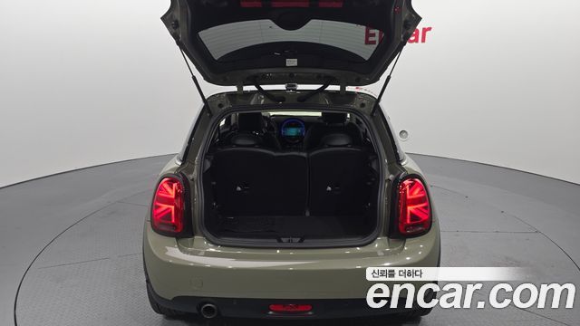 Mini Cooper 2019 — photo 32