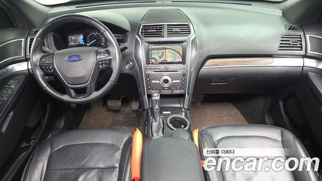 Ford Explorer 2017 — photo 10