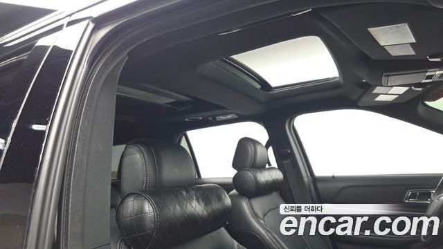 Ford Explorer 2017 — photo 22