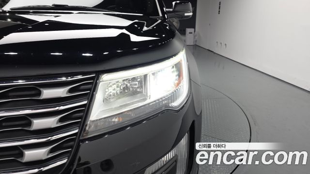 Ford Explorer 2017 — photo 8