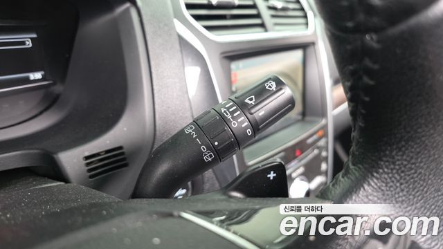 Ford Explorer 2017 — photo 28