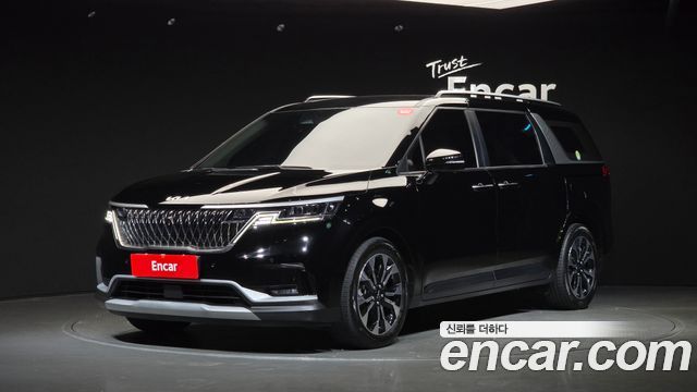 Kia Canival 2023 — photo 1
