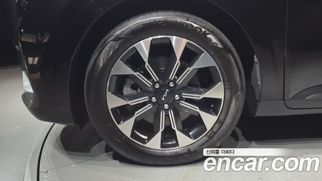Kia Canival 2023 — photo 5