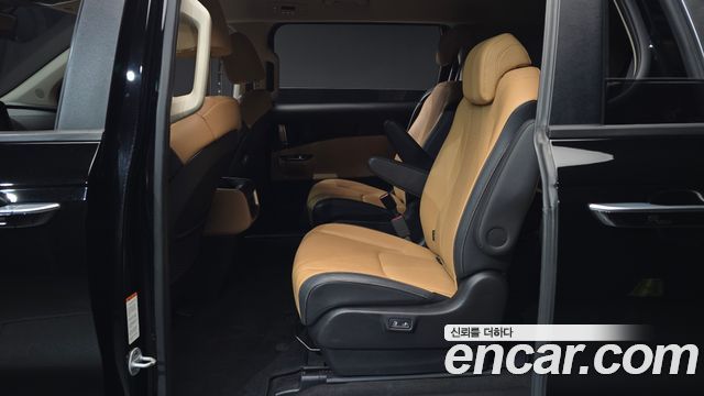 Kia Canival 2023 — photo 18