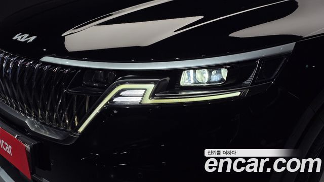 Kia Canival 2023 — photo 8