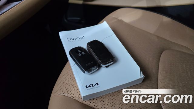 Kia Canival 2023 — photo 30