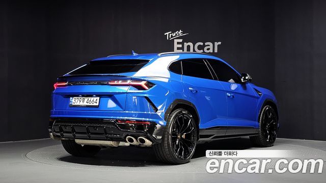 Lamborghini Urus 2021 — photo 2