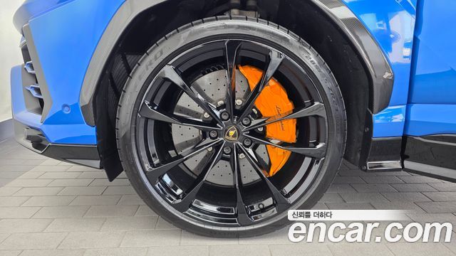 Lamborghini Urus 2021 — photo 5
