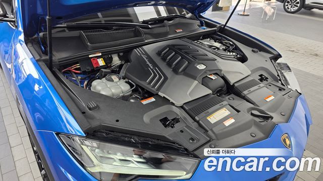 Lamborghini Urus 2021 — photo 6