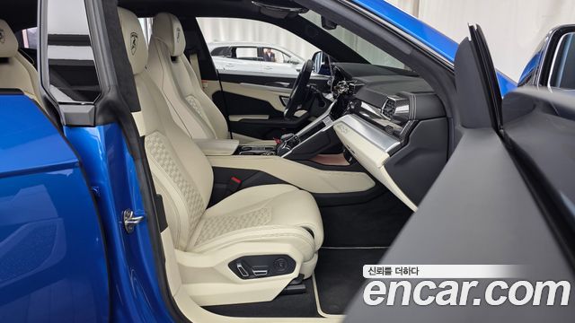 Lamborghini Urus 2021 — photo 11
