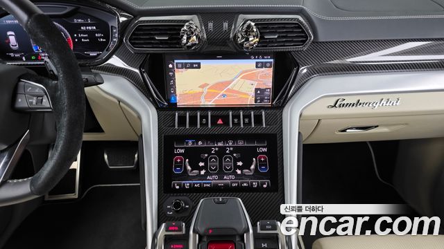 Lamborghini Urus 2021 — photo 14