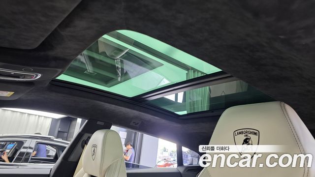 Lamborghini Urus 2021 — photo 18