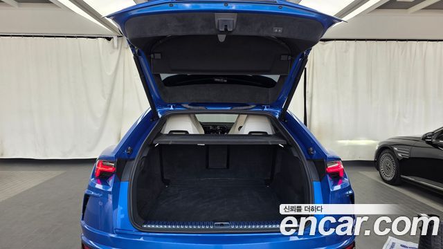 Lamborghini Urus 2021 — photo 20