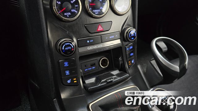Hyundai Genesis 2012 — photo 17