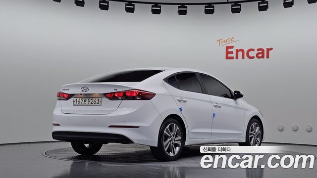 Hyundai AVANTE 2018 — photo 2