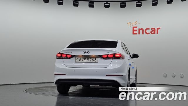 Hyundai AVANTE 2018 — photo 4