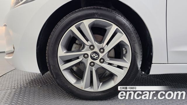 Hyundai AVANTE 2018 — photo 5
