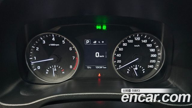 Hyundai AVANTE 2018 — photo 8