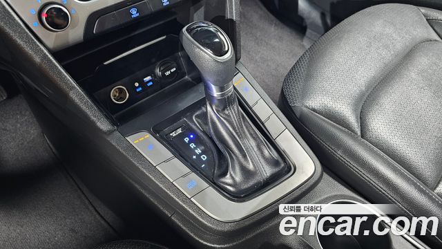 Hyundai AVANTE 2018 — photo 9