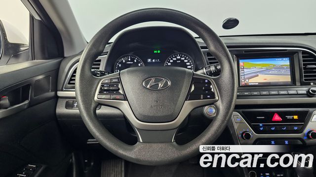 Hyundai AVANTE 2018 — photo 14