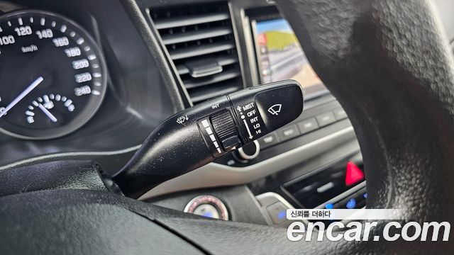 Hyundai AVANTE 2018 — photo 20
