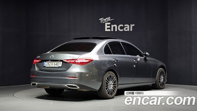 Mercedes-Benz C-Class 2022 — photo 2