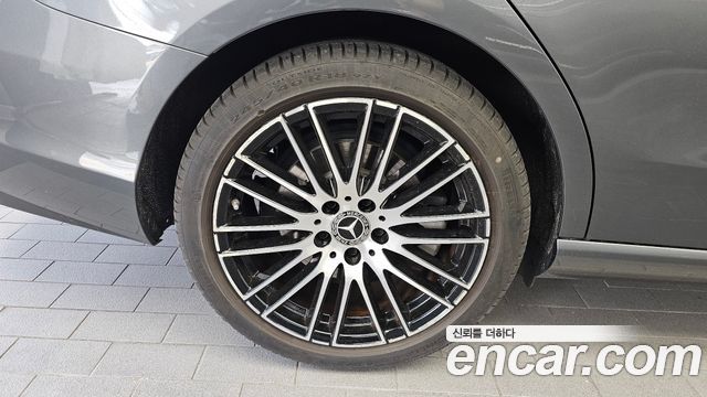 Mercedes-Benz C-Class 2022 — photo 5