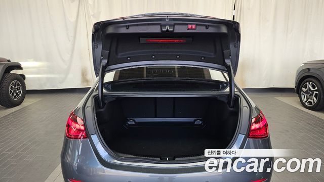 Mercedes-Benz C-Class 2022 — photo 20