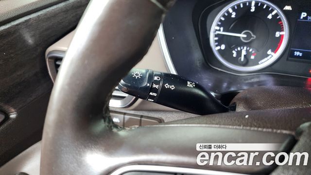 Hyundai Santafe 2019 — photo 31