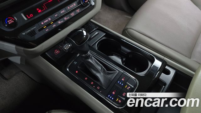 Kia Canival 2016 — photo 9