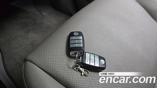 Kia Canival 2016 — photo 17