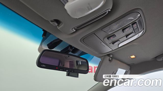 Kia Canival 2016 — photo 18