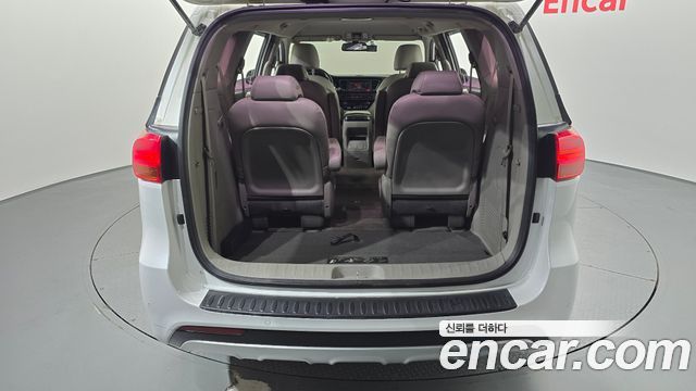 Kia Canival 2016 — photo 19