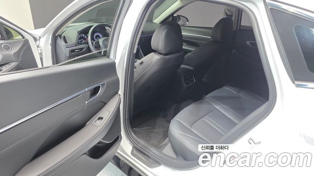 Hyundai Sonata 2023 — photo 17