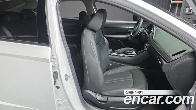 Hyundai Sonata 2023 — photo 16