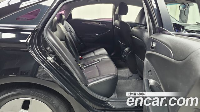 Hyundai Sonata 2012 — photo 17