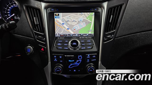 Hyundai Sonata 2012 — photo 18