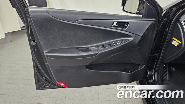Hyundai Sonata 2012 — photo 14