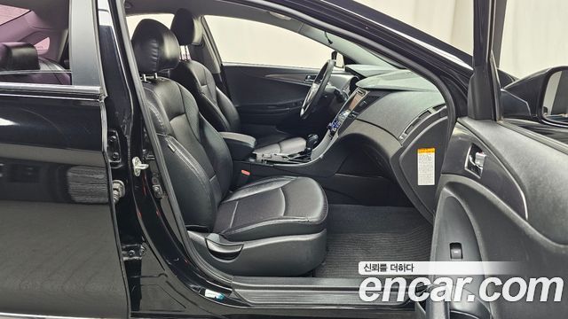 Hyundai Sonata 2012 — photo 16