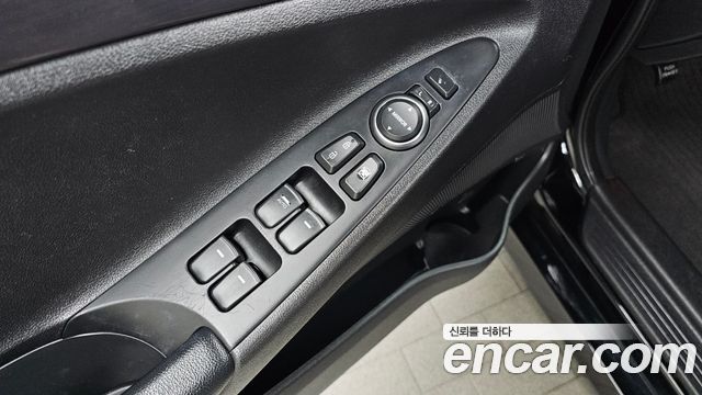 Hyundai Sonata 2012 — photo 28