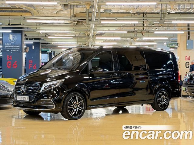 Mercedes-Benz V-Class 2022 — photo 1
