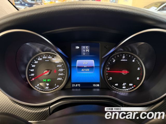 Mercedes-Benz V-Class 2022 — photo 8